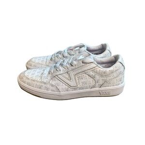 Vans IT Low Shoes Womens 6 House of Terror Pennywise Youll Float Too Sneakers
